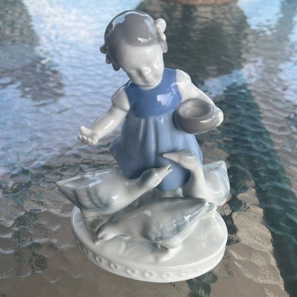Vintage Gerold Porzellan 5245 Porcelain Figurine Girl Feeding Geese Germany